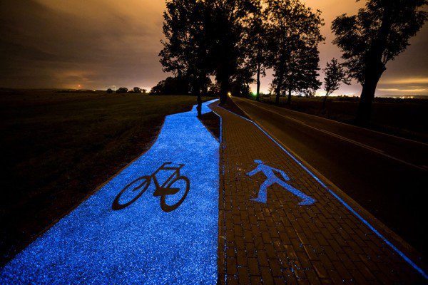 “The material we used for the track gives light for over ten hours. That means the road can radiate throughout the whole night and reaccumulate light the following day,” says TPA president Igor Ruttmar.